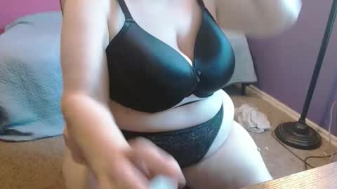 Ariel online show from December 3, 2:19 pm