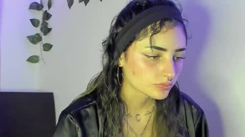 Jenn online show from February 4, 1:30 am