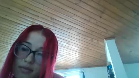 Luccy online show from November 18, 3:02 pm