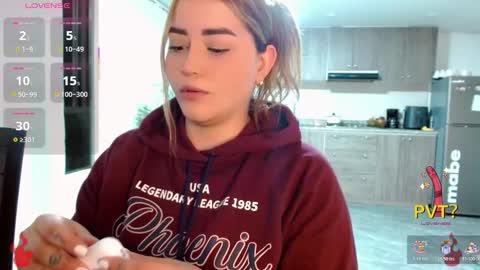 lucia star  online show from November 18, 1:50 am