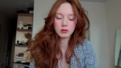 Lucia online show from April 22, 2:03 pm