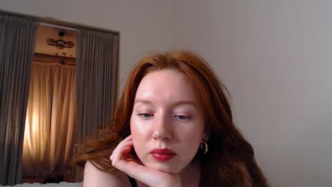 Snapshot of luciacoy chatting on February 4, 5:55 pm Lucia online show from February 4, 5:55 pm