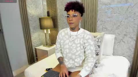  lucia wallace  online show from July 9, 9:17 pm