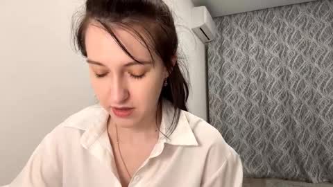 Mary online show from November 9, 8:49 pm