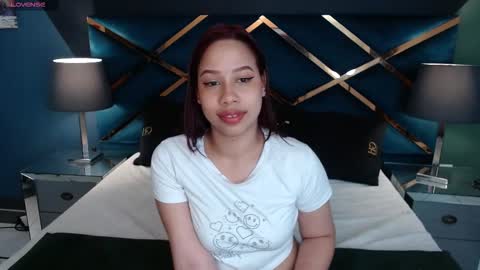 Snapshot of luciegh_ chatting on October 23, 11:16 am Lucie online show from October 23, 11:16 am