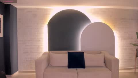 Lucie Martin online show from March 21, 8:25 pm