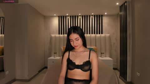 Lucie Martin online show from March 3, 7:20 pm