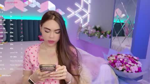 MimiFors online show from March 8, 5:50 pm