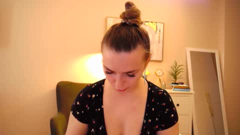 lucky_foryou_baby online show from February 13, 9:30 am