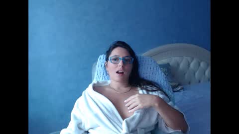 luckylinda23 online show from September 12, 8:23 am