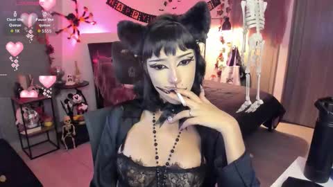 Snapshot of lucy_fernandez chatting on October 7, 5:01 am lucyfer online show from October 7, 5:01 am