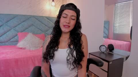 Lucy Greys online show from April 10, 7:20 pm