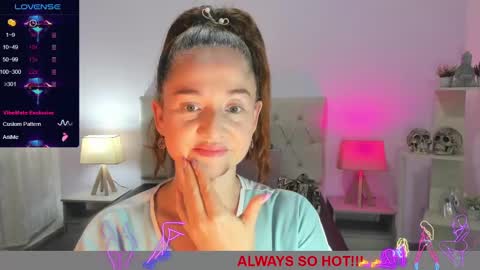 Snapshot of lucy_hot77 chatting on February 23, 6:40 pm Lucia online show from February 23, 6:40 pm