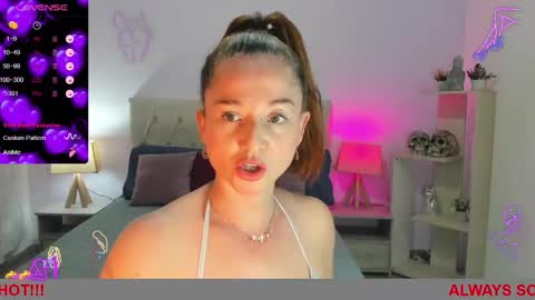 Snapshot of lucy_hot77 chatting on January 31, 10:21 pm Lucia online show from January 31, 10:21 pm