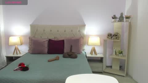 Snapshot of lucy_hot77 chatting on January 17, 9:28 pm Lucia online show from January 17, 9:28 pm