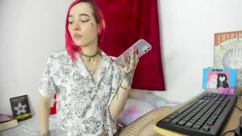 lucyblood online show from May 16, 1:52 am