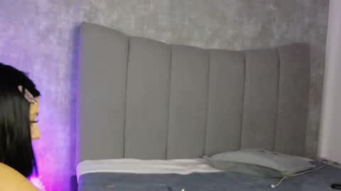 lucyrayy online show from February 9, 12:02 am