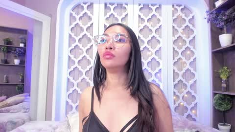 Lucy Liiu online show from January 29, 9:50 pm