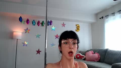 Snapshot of lucyyluvss chatting on October 1, 10:48 pm Lucy online show from October 1, 10:48 pm