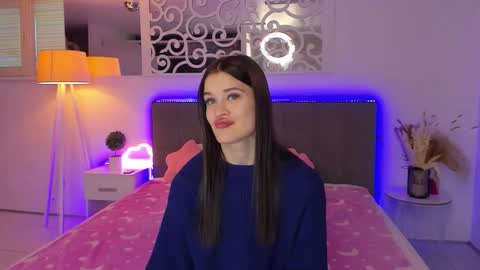 LuisaClover online show from January 10, 1:05 pm