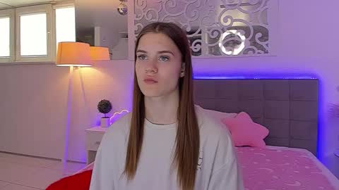 LuisaClover online show from June 3, 12:17 pm