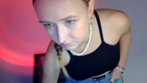 Lulu Baby18 online show from October 15, 8:00 pm