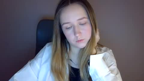 Lulu Baby18 online show from February 18, 9:03 pm