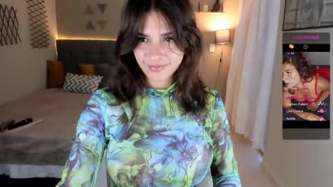 Snapshot of lulu_lopez chatting on March 9, 5:49 pm Lau  online show from March 9, 5:49 pm