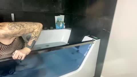 Lulu online show from February 9, 4:29 pm