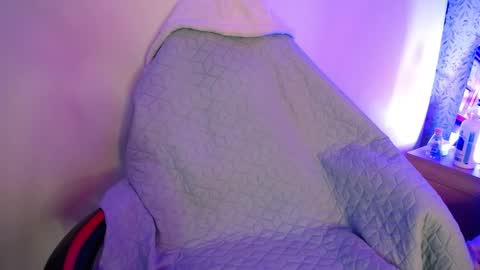 Luly online show from December 2, 4:36 am