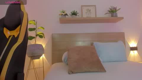 L U M A online show from December 20, 3:54 am