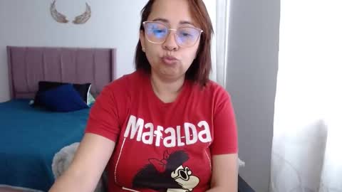 Snapshot of lumi_84 chatting on January 5, 9:03 pm LUMI online show from January 5, 9:03 pm