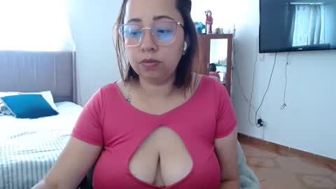 Snapshot of lumi_84 chatting on January 29, 1:17 pm LUMI online show from January 29, 1:17 pm