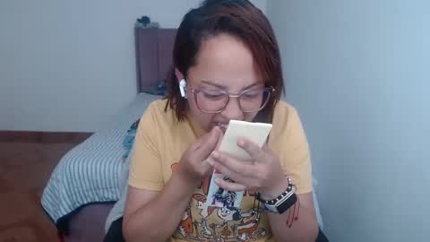 Snapshot of lumi_84 chatting on February 23, 9:44 pm LUMI online show from February 23, 9:44 pm