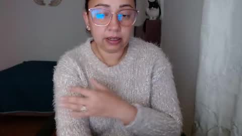 Snapshot of lumi_84 chatting on December 29, 9:39 am LUMI online show from December 29, 9:39 am