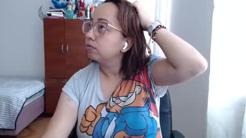 Snapshot of lumi_84 chatting on February 9, 12:19 pm LUMI online show from February 9, 12:19 pm