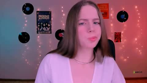 Sweet Lumi online show from March 31, 7:30 am