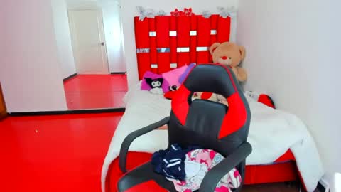 luna_analya online show from July 15, 1:32 am