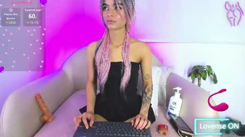 luna_bella_23 online show from July 1, 5:29 am