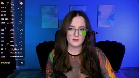 luna_berryy online show from November 9, 8:49 pm