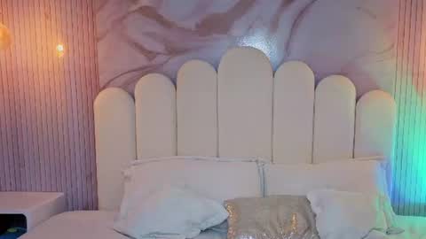 luna_hot_ass online show from June 12, 11:13 pm