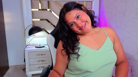 Luna  Jonez  online show from November 7, 11:27 am