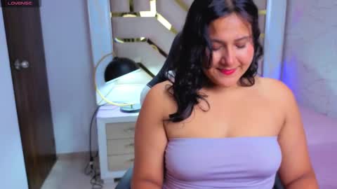 Luna  Jonez  online show from November 9, 9:49 am