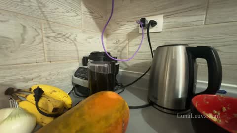 Luna Luuvz online show from November 18, 4:02 am