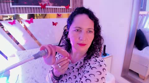 luna_naughty1 online show from March 9, 6:33 pm