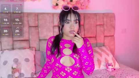 Snapshot of luna_ocampo chatting on September 11, 10:43 pm   online show from September 11, 10:43 pm