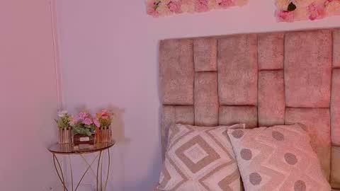 Snapshot of luna_ocampo chatting on September 18, 11:36 pm   online show from September 18, 11:36 pm