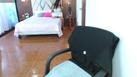 luna_rousse26 online show from May 12, 4:13 pm