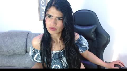 luna_starr69 online show from September 27, 9:33 pm