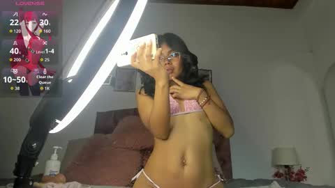 luna_velveth1 online show from March 10, 2:48 am